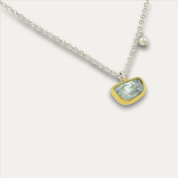 aquamarin aqua pendant anhänger blau blue gold silber silver perle pearl handmade handarbeit schmuck