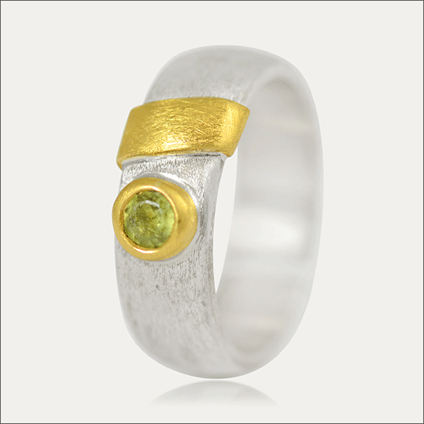 peridot ring gold silber silver grün green schmuck handmade handarbeit goldschmied freiburg