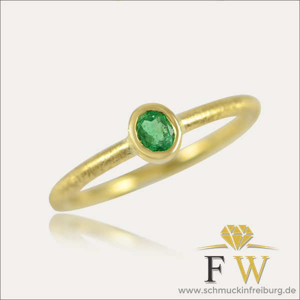 smaragd ring emerald grün green gold schmuck handmade handarbeit goldschmied freiburg