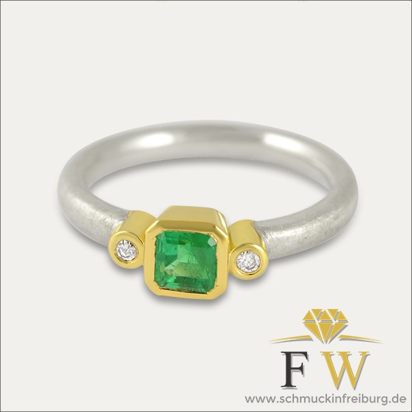 smaragd emerald ring brillant grün green gold silber silver schmuck handmade handarbeit goldschmied freiburg